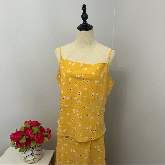 # Cute Matching Satin Top & Side Slit Skirt Set By MAUBY - Picture 6 of 15